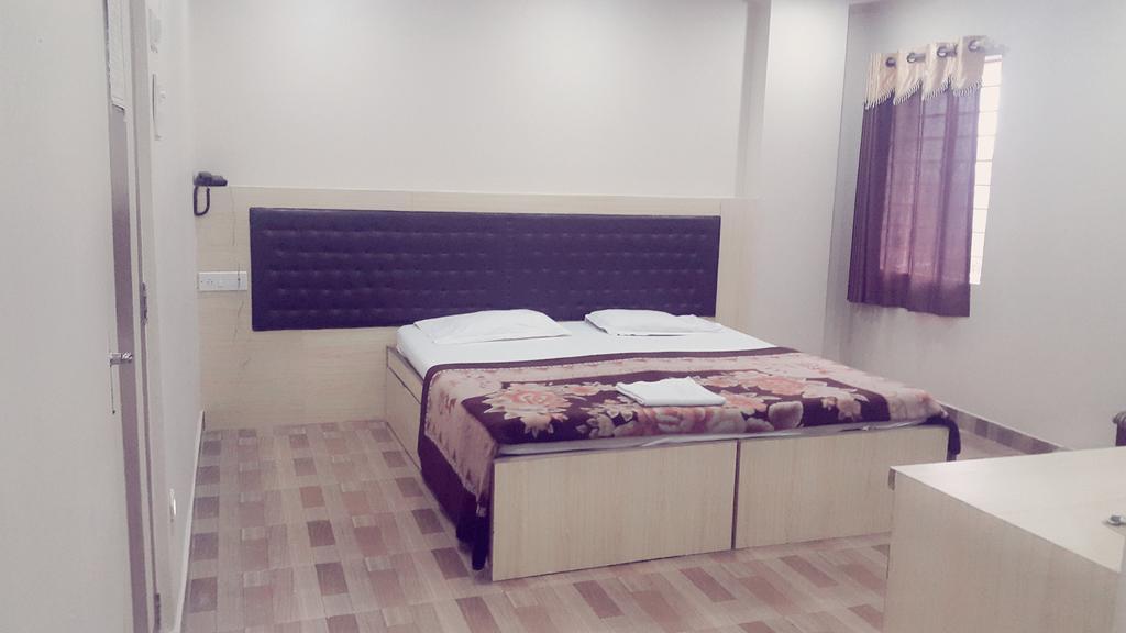 Royal Garden Hotel Kolkata