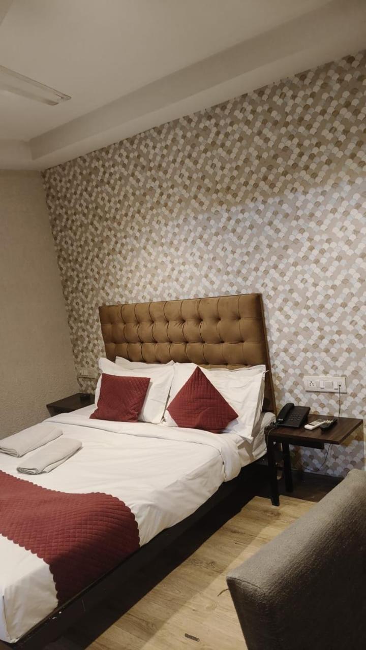 Royal Garden Hotel Kolkata