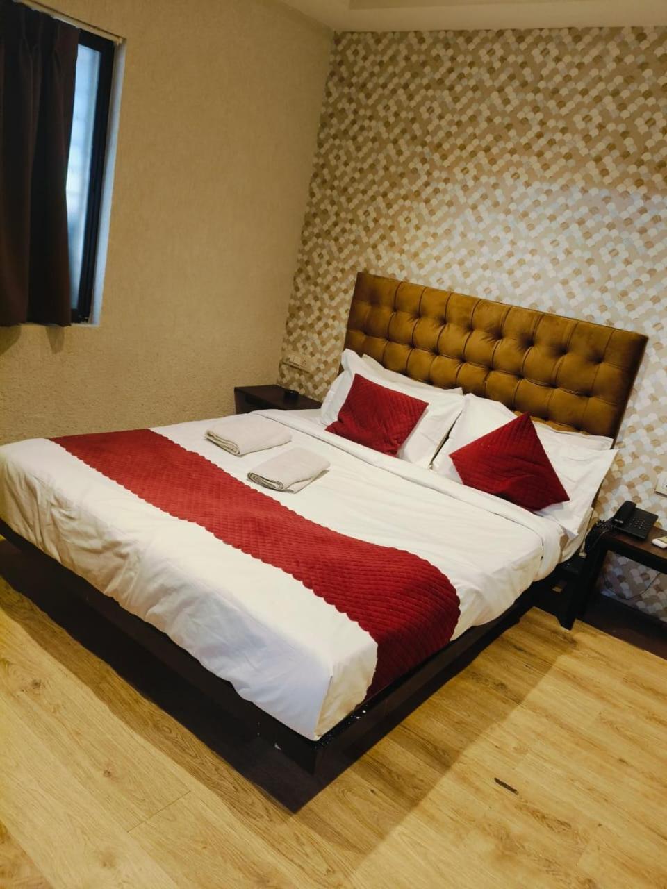 Hotel Royal Garden Kolkata